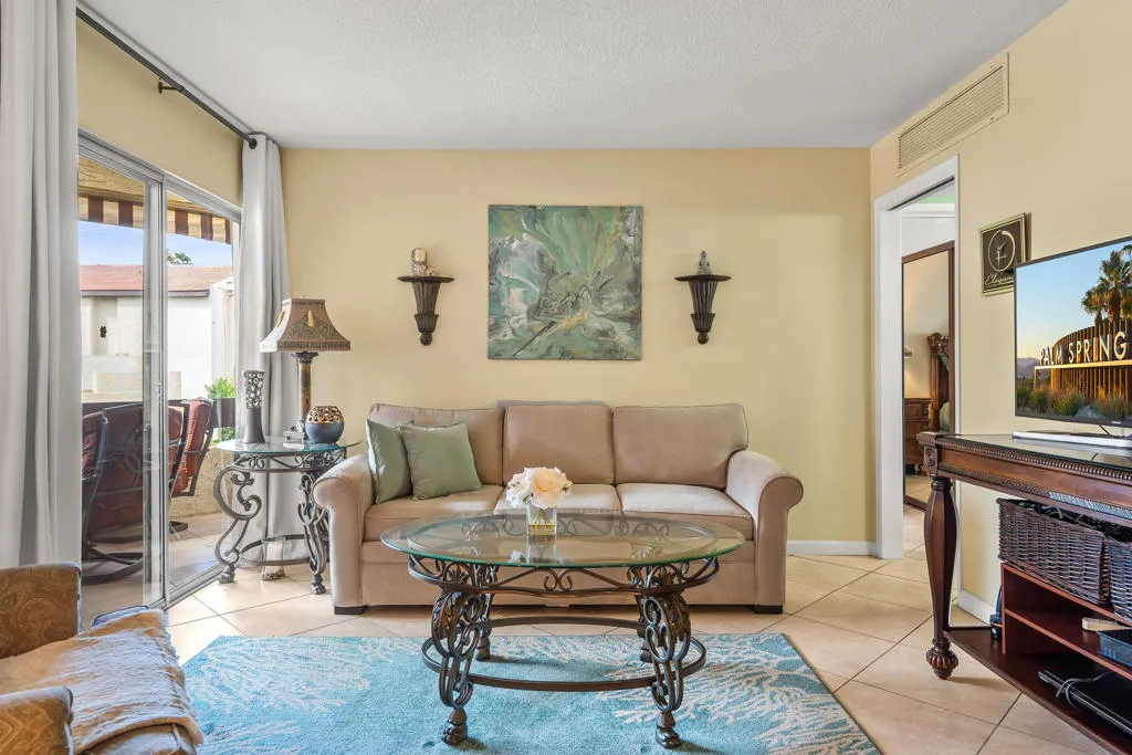 1490 S Camino Real 204, Palm Springs, California 92264 home-pic-3